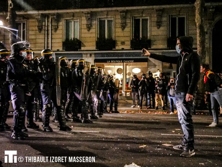 Водометы и столкновения. Во Франции протестовали против запрета распространять фото с полицией
