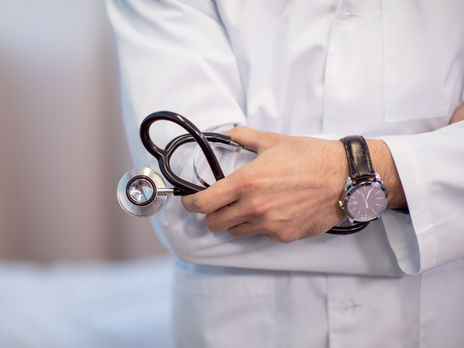 Фонд соцстрахування призначив довічні виплати шістьом українським медикам, які перехворіли на COVID-19