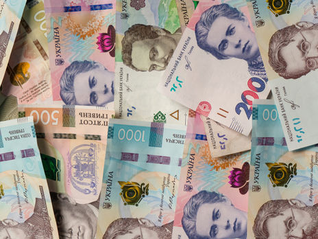 Гривня щодо долара подешевшала до 28,13 грн/$