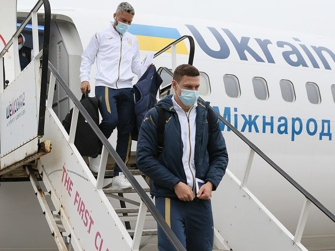 Делегация сборной Украины по прилете в Борисполь сдала тесты на COVID-19. Все результаты – отрицательные