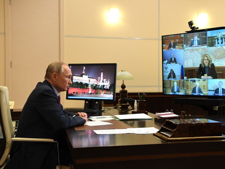Путін закашлявся на нараді, Пєсков стверджує, що з ним усе гаразд. Відео