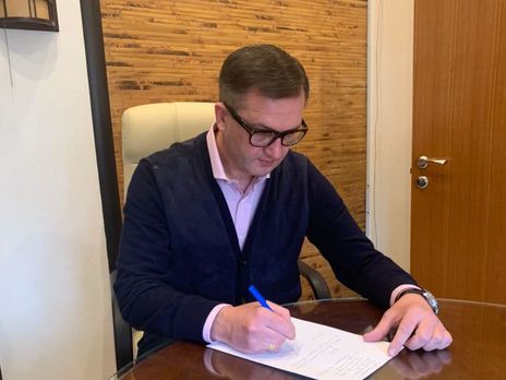 Уманський заявив, що припиняє спілкування зі ЗМІ на особисте прохання Єрмака. До цього він дав інтерв'ю Бацман