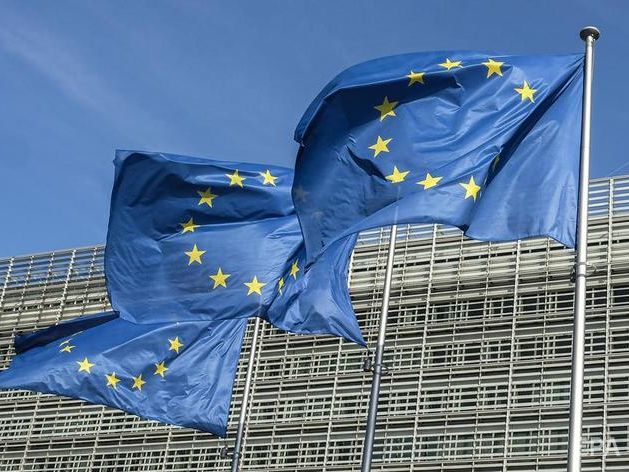 В ЕС согласовали работу над третьим пакетом санкций против Беларуси, в Украине выбрали эскиз большого герба. Главное за день