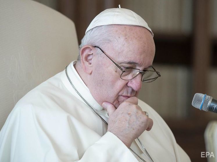 Папа римський лайкнув фото напівоголеної моделі. В Instagram почали розслідування