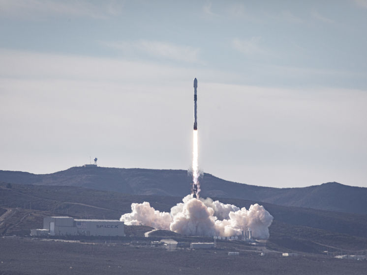 SpaceX за допомогою Falcon 9 запустила на орбіту супутник для вивчення океану