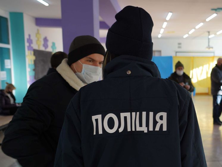 У Дрогобичі приблизно 100 чоловіків назвалися журналістами й заявили, що охоронятимуть виборчі дільниці – "Опора"