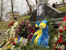 У Львові відбулося прощання і похорон режисера Романа Віктюка. Фоторепортаж