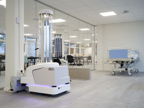 Євросоюз закупить роботів для дезінфекції лікарень ультрафіолетом