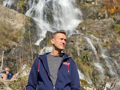 Суд у Москві не став розглядати позов Навального до Пєскова