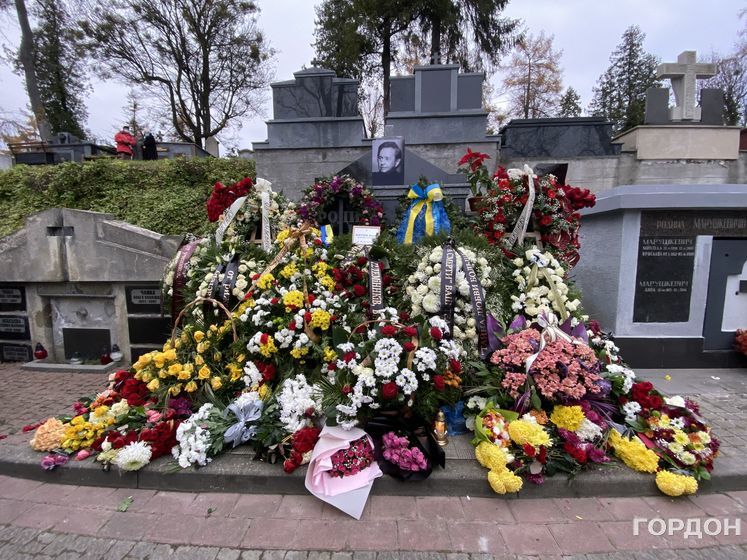 Зеленський і Єрмак одужали від COVID-19, у Львові поховали Віктюка, нардепи оскаржили 