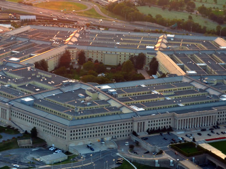 Пентагон начал переход под контроль Байдена