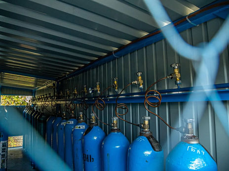 ММК имени Ильича за неделю передал больницам Мариуполя 12 тыс. м³ кислорода