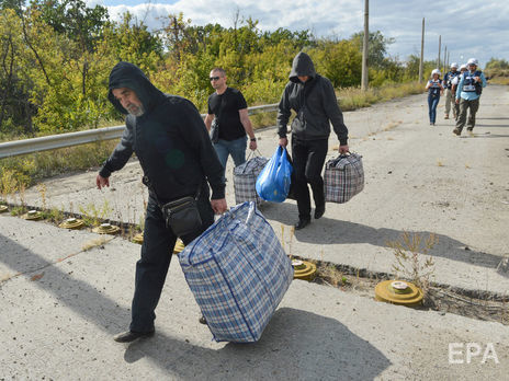 Половина украинцев, зарегистрированных как переселенцы, проживает на оккупированной территории – Минреинтеграции