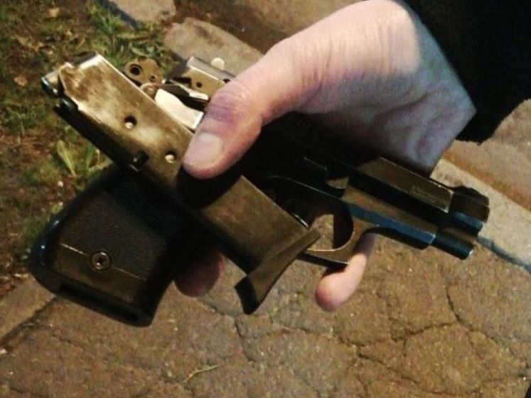 Чоловік відкрив стрілянину в центрі Києва через зауваження про відсутність захисної маски