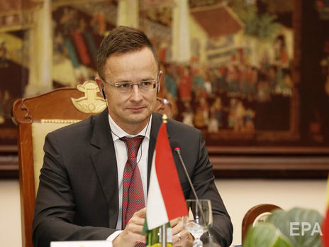 Сіярто заявив, що "в Україні знову продовжуються незрозумілі політичні гойдалки стосовно угорських партій"