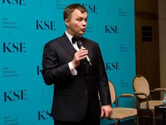Милованов: Мы много спорили с людьми в Кабмине и Офисе президента, что без денег МВФ все развалится. Я говорю: не развалится