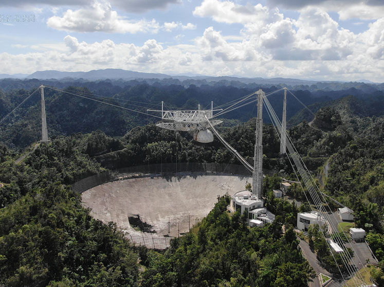 В Пуэрто-Рико обрушился трехсотметровый радиотелескоп "Аресибо". Видео
