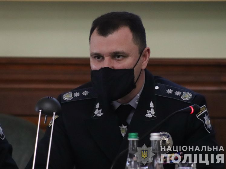 Полиция установила личность мужчины, который на фоне символики "Правого сектора" озвучивал угрозы в адрес украинцев в Закарпатье
