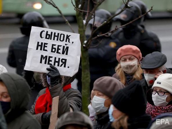 Алексієвич про Білорусь: Влада сама радикалізує суспільство