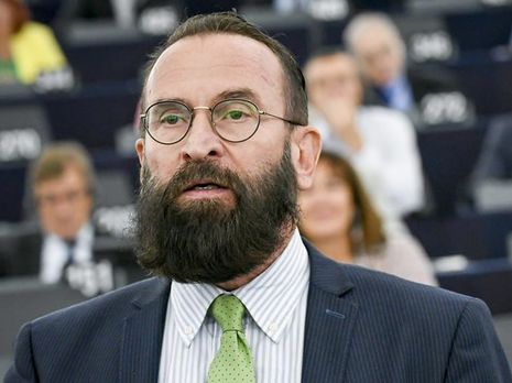 В Брюсселе на доме, где проходила гей-вечеринка, установили памятную табличку с портретом ее участника-евродепутата