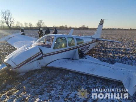 В результате падения самолета два человека получили травмы пилот и инструктор