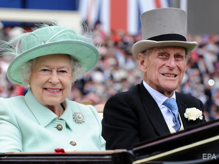 Королева Великобританії Єлизавета II та її чоловік готуються зробити щеплення проти коронавірусу – Daily Mail