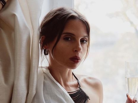 Писательница Карпа в день своого 40-летия обнародовала откровенные снимки