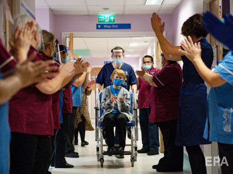 Первая в мире и самая масштабная в истории страны. В Великобритании стартовала кампания по вакцинации от COVID-19. Фоторепортаж