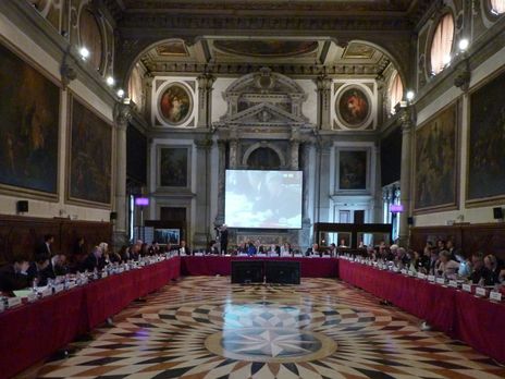 Венеціанська комісія оприлюднила другий терміновий висновок щодо реформи КСУ, рекомендує змінити закон