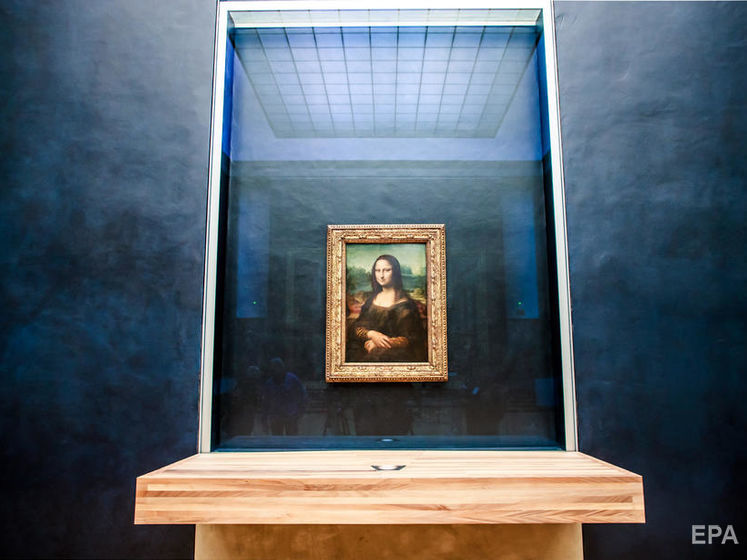 Лувр выставил на торги "свидание" со знаменитой "Моной Лизой". Впервые за полвека ее можно будет увидеть без стекла
