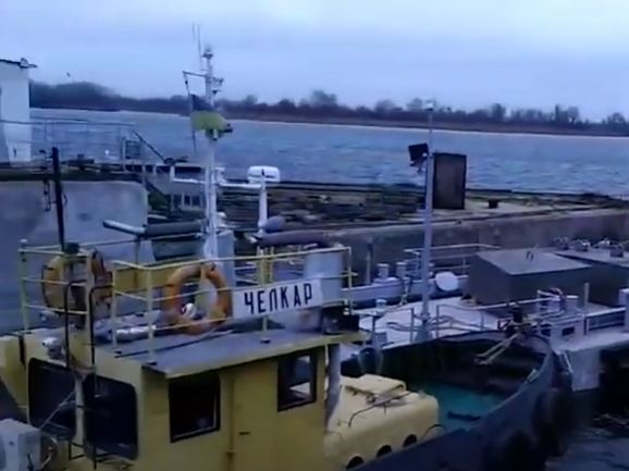 ВМС Украины получили плавучий причал для катеров