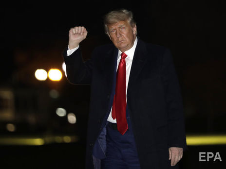 Трамп попросил, чтобы чиновников Белого дома вакцинировали от COVID-19 позже