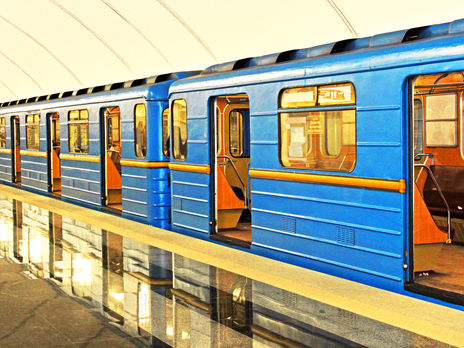В Киеве после сообщения о минировании закрыли две станции метро
