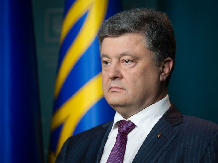 Порошенко: Защищать Украину можно не только с оружием в руках