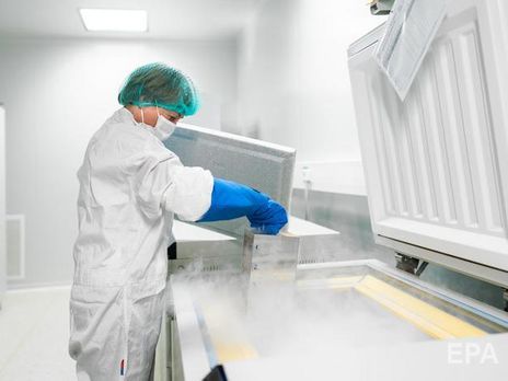 В мире вакцину от коронавируса получило более 1 млн человек – Bloomberg