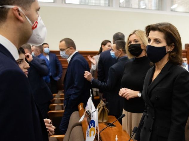 У "Європейській солідарності" заявили, що фракція домоглася скликання сесії Київради для виділення додаткових 400 млн на боротьбу з коронавірусом