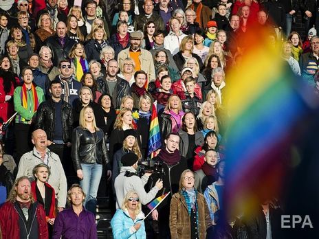 Парламент Швейцарии одобрил закон об однополых браках