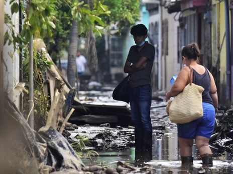 Потужний ураган знищив один з островів Фіджі