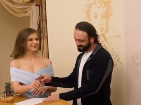 25-летняя Арзамасова вышла замуж за 47-летнего Авербуха. Видео