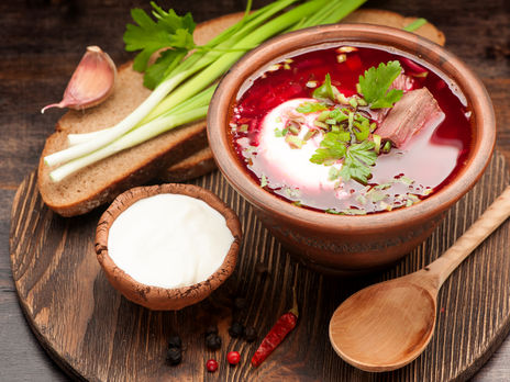 Українські міністри з'ясують, хто з них краще приготує борщ