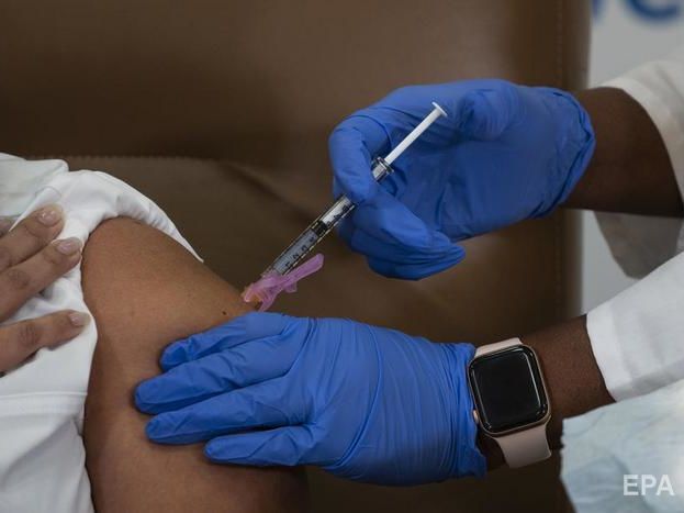 У США розпочали вакцинацію проти коронавірусу препаратом компанії Moderna