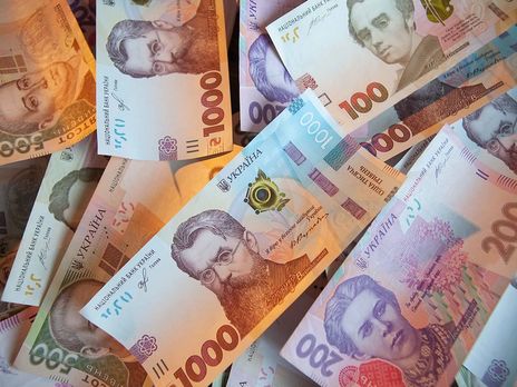 Гривна 22 декабря подешевела к доллару и евро