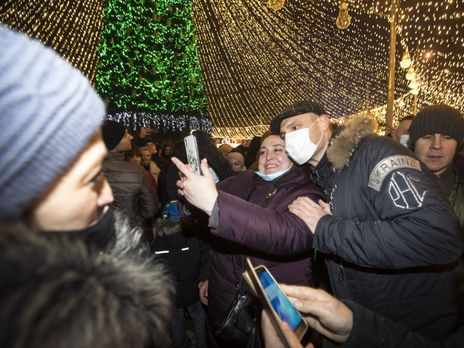 Кличко 19 декабря провел церемонию зажжения огней на главной новогодней елке Украины