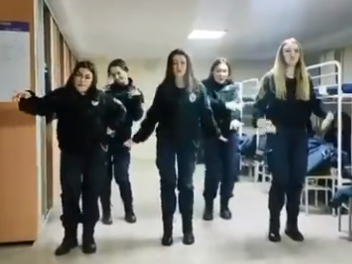 У Харкові знайшли курсанток, які танцювали під пісню російського гурту "Воровайки"