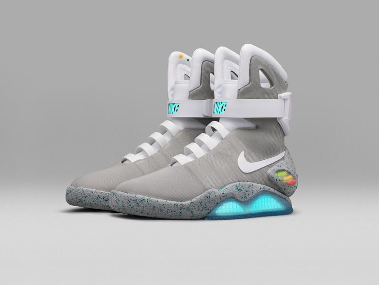 Nike выпустила кроссовки с автошнуровкой, подобные обуви в фильме "Назад в будущее – 2". Видео