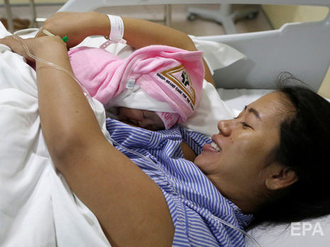 Народження дитини-кіборга. Учені виявили мікропластик у плаценті вагітних жінок