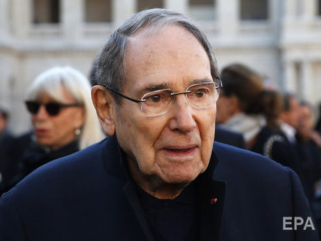 Исполнитель роли Жоффрея де Пейрака Оссейн умер от COVID-19 на следующий день после своего 93-летия