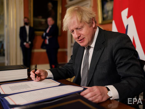 Подписанный Джонсоном документ касается сотрудничества ЕС и Британии в торговле, транспортном сообщении, рыболовстве и других областях