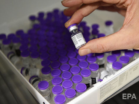 ВОЗ одобрила первую вакцину от COVID-19