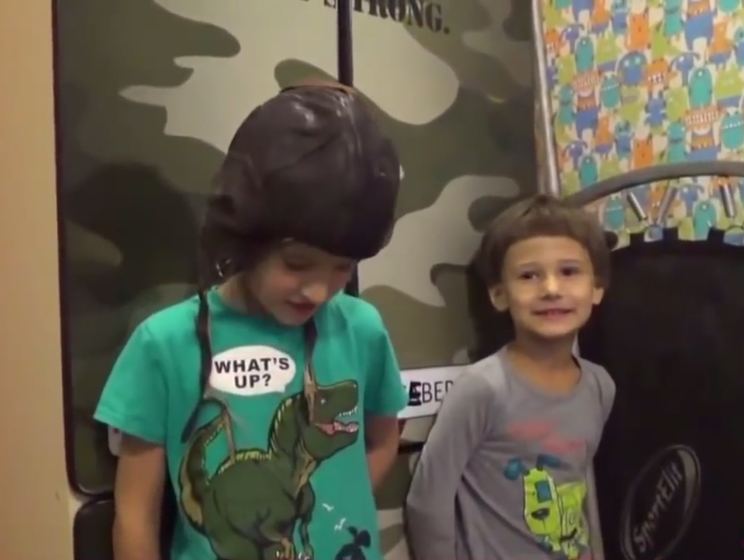 Питерский мальчик, которому подарили кровать в виде "Бука": Я хочу быть террористом, чтобы взрывать самолеты. Видео